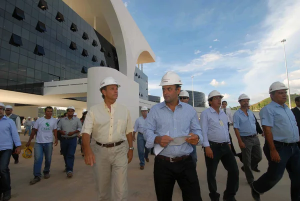 Governador Aécio Neves durante visita à Cidade Administrativa