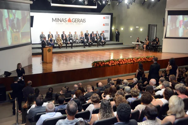 Governador participa da formatura de 91 investigadores da Polícia Civil de Minas Gerais