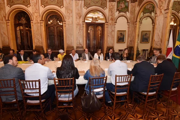 Fernando Pimentel recebe produtores de Queijo Minas Artesanal no Palácio da Liberdade
