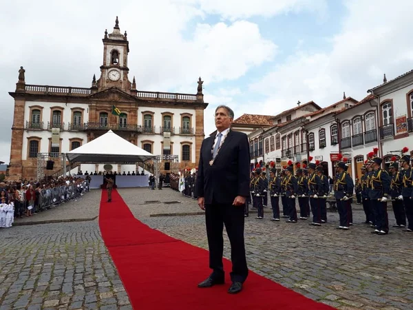 Solenidade de 21 de abril preserva as tradições durante a entrega da maior honraria do Estado