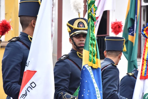 Solenidade de 21 de abril preserva as tradições durante a entrega da maior honraria do Estado