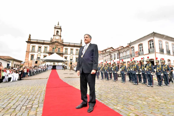Solenidade de 21 de abril preserva as tradições durante a entrega da maior honraria do Estado