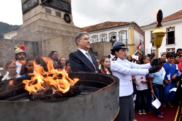 Solenidade de 21 de abril preserva as tradições durante a entrega da maior honraria do Estado