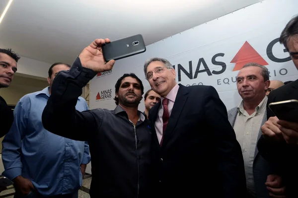Governador  assina despacho governamental para destinar máquinas a pequenos cafeicultores