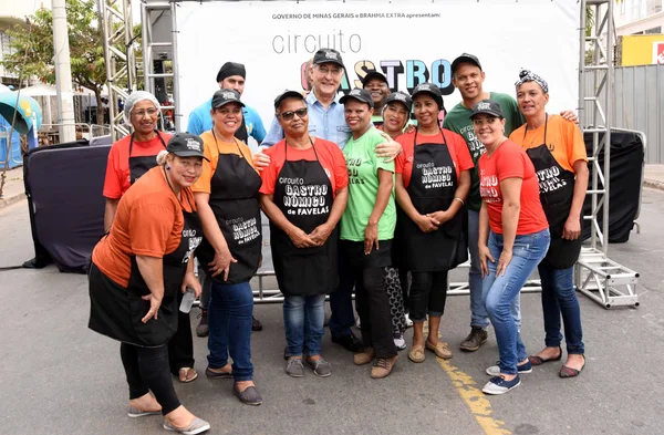 Fernando Pimentel visita o Circuito Gastronômico de Favelas
