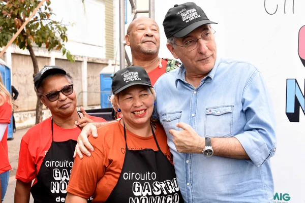 Fernando Pimentel visita o Circuito Gastronômico de Favelas