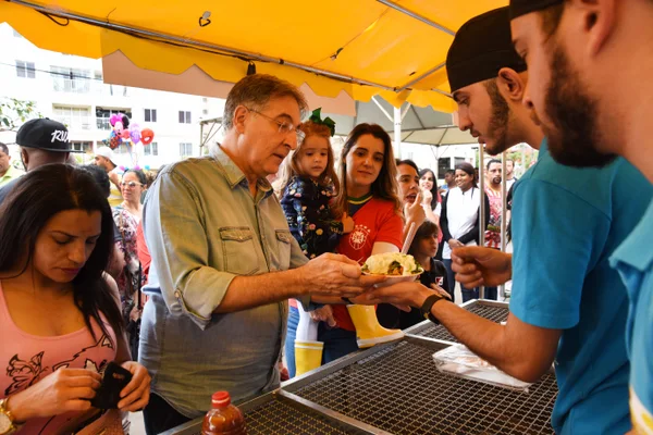 Fernando Pimentel visita o Circuito Gastronômico de Favelas
