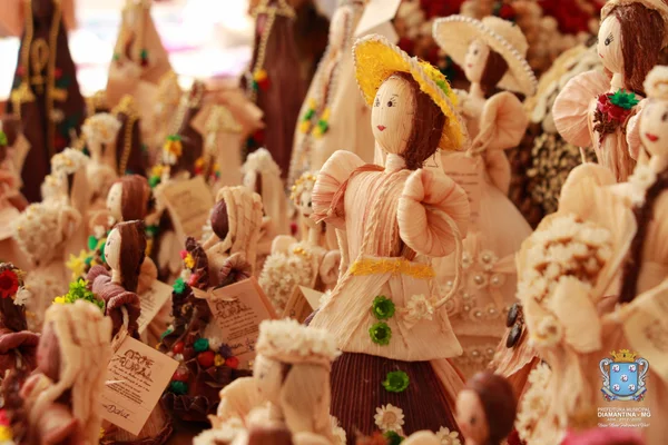 Lojas físicas e feiras itinerantes dão impulso à economia popular solidária em Minas Gerais