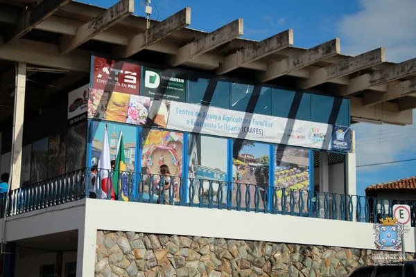 Lojas físicas e feiras itinerantes dão impulso à economia popular solidária em Minas Gerais