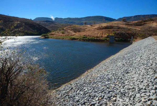 Fernando Pimentel faz visita inaugural à obra de ampliação da barragem do rio Viamão