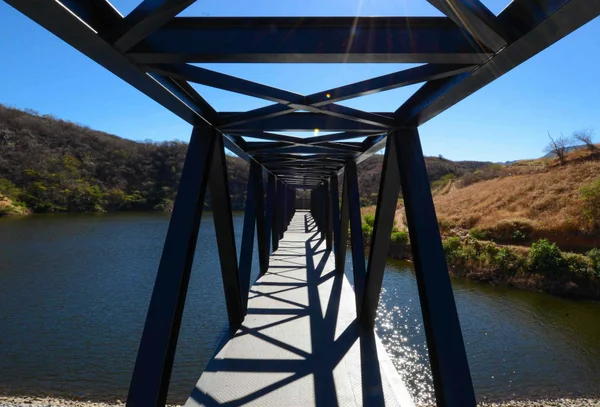 Fernando Pimentel faz visita inaugural à obra de ampliação da barragem do rio Viamão