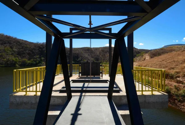 Fernando Pimentel faz visita inaugural à obra de ampliação da barragem do rio Viamão