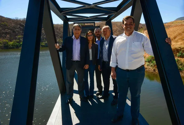 Fernando Pimentel faz visita inaugural à obra de ampliação da barragem do rio Viamão