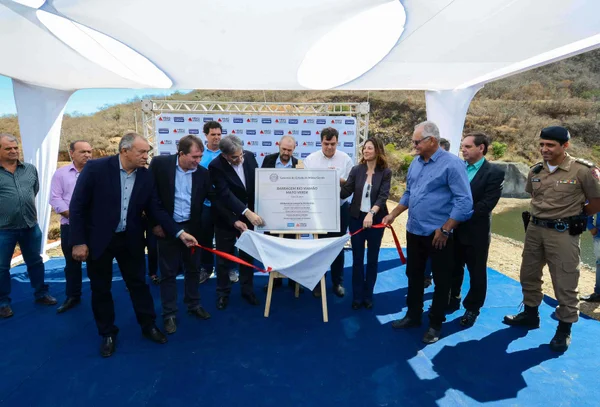 Fernando Pimentel faz visita inaugural à obra de ampliação da barragem do rio Viamão