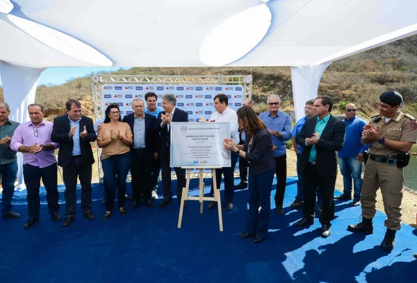 Fernando Pimentel faz visita inaugural à obra de ampliação da barragem do rio Viamão