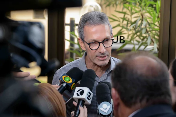 O governador Romeu Zema concedeu entrevista coletiva, em Uberlândia