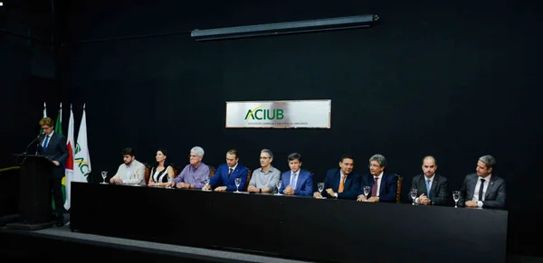 o governador participou da posse da nova presidência da Aciub