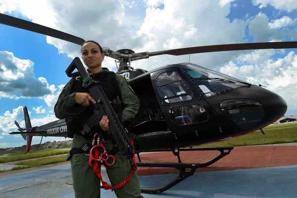Fernanda de Oliveira Costa – Policial Civil