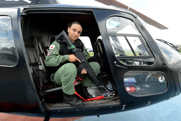 Fernanda de Oliveira Costa – Policial Civil