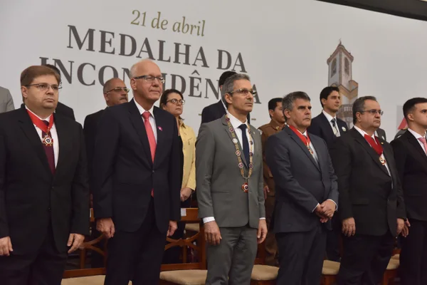 Romeu Zema entrega Medalha da Inconfidência e defende pacto entre os Poderes em prol de Minas Gerais