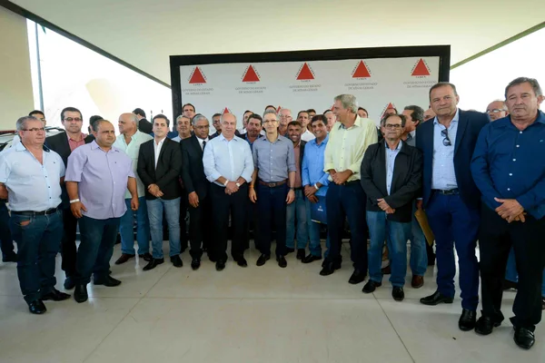 Governador entrega 625 novas viaturas para a Polícia Militar de 494 municípios de Minas Gerais
