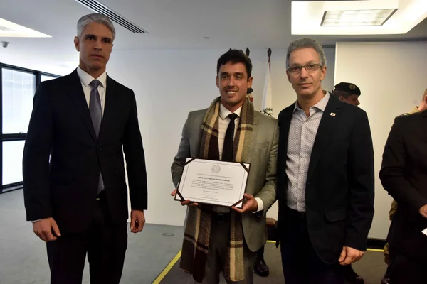Governador Romeu Zema homenageia profissionais de Segurança Pública que atuaram em Uberaba
