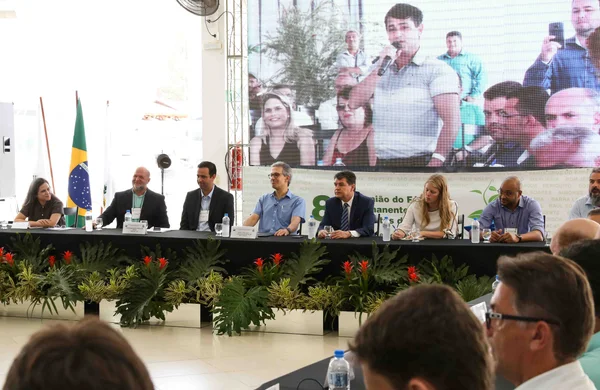 Governador anuncia medidas para ajudar municípios atingidos pelo rompimento da barragem de Fundão