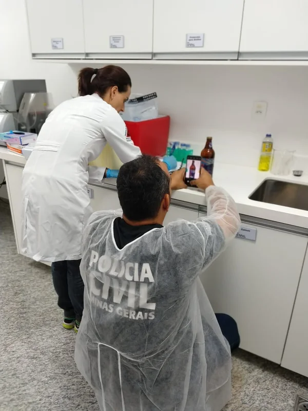 Polícia Civil revela a detecção de substâncias nocivas à saúde em tanque de refrigeração da cervejaria