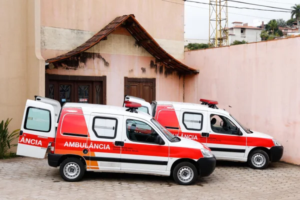 Romeu Zema entrega ambulâncias e inaugura leitos de UTI para tratamento de coronavírus em Guanhães, no Vale do Rio Doce