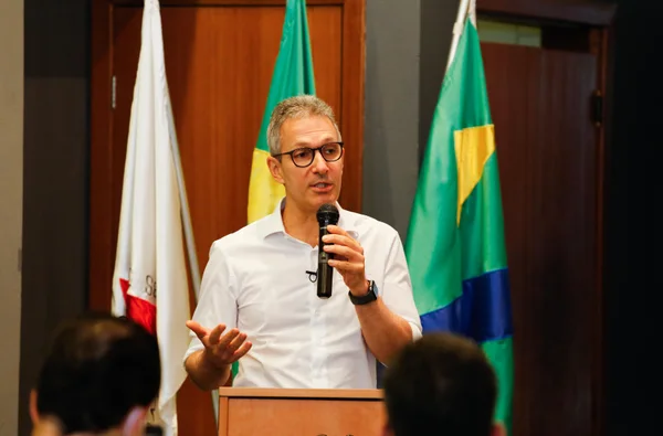 Romeu Zema entrega ambulâncias e inaugura leitos de UTI para tratamento de coronavírus em Guanhães, no Vale do Rio Doce