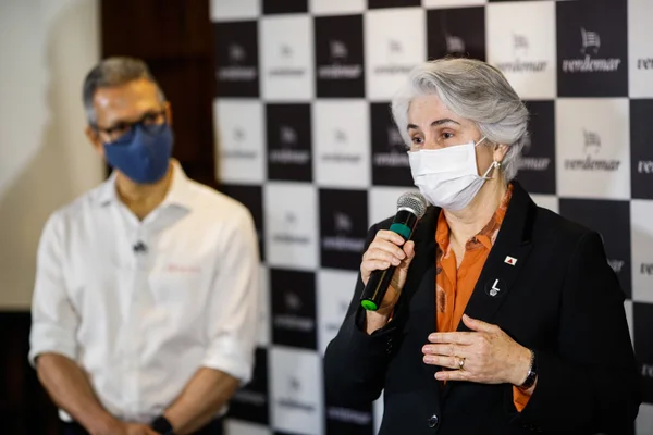 Romeu Zema participa de lançamento de linha de cafés especiais produzidos em Minas