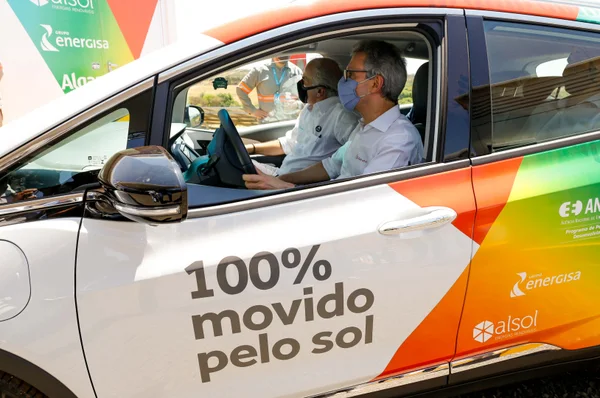 Romeu Zema participa de inauguração de usina solar fotovoltaica em Uberlândia, no Triângulo Mineiro