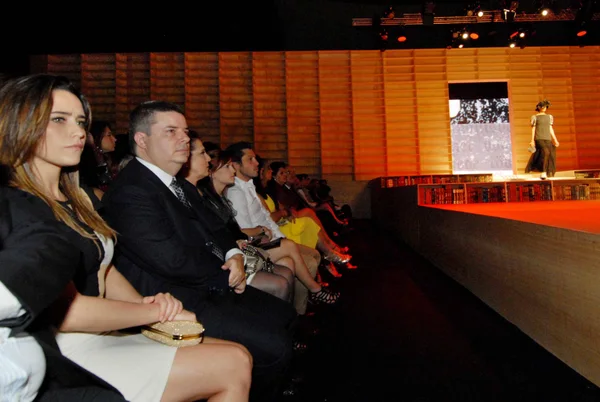 Antonio Anastasia prestigia um dos mais importantes eventos de moda do país