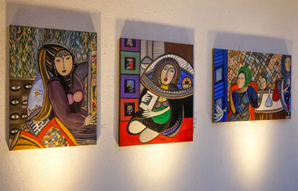 Romeu Zema participa da exposição Luz das Estrelas, da artista mineira Patrícia Krug