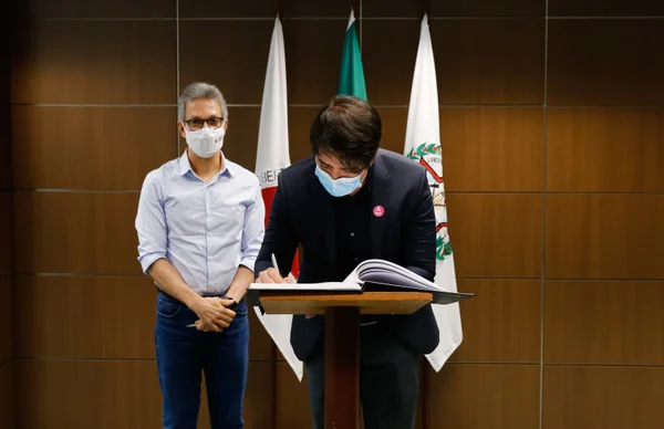 Posse do novo secretário de Estado de Saúde, Fábio Baccheretti
