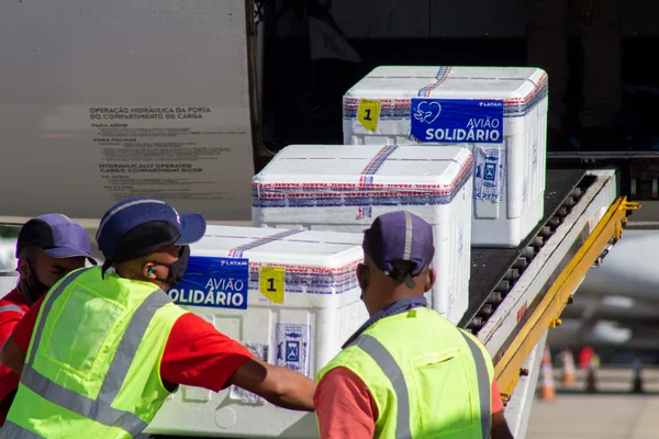 Minas recebe mais 509,8 mil doses de vacinas contra a covid-19