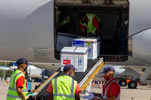 Minas recebe mais 509,8 mil doses de vacinas contra a covid-19