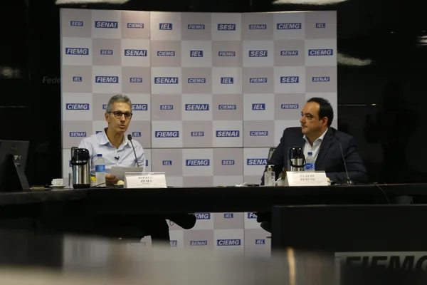 Entrega de respiradores doados pela Fiemg