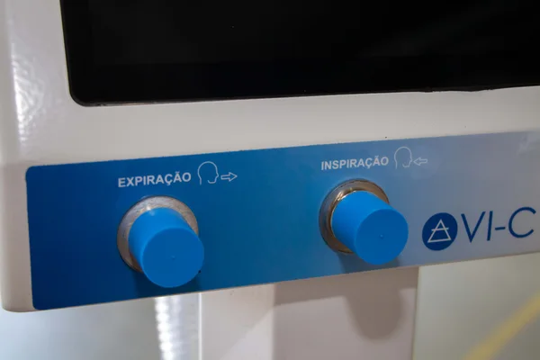 Entrega de respiradores doados pela Fiemg