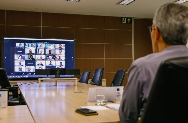 Videoconferência com representantes de setores produtivos
