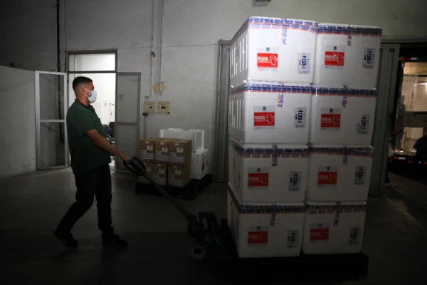 Minas recebe mais de 1 milhão de vacinas contra covid-19