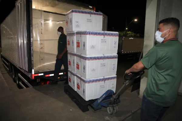Minas recebe mais de 1 milhão de vacinas contra covid-19