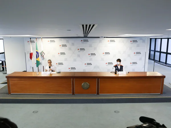 Governador e secretário de Saúde concedem coletiva à imprensa