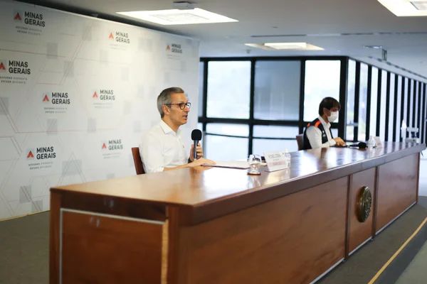 Governador e secretário de Saúde concedem coletiva à imprensa