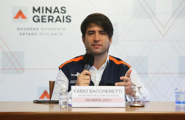 Governador e secretário de Saúde concedem coletiva à imprensa