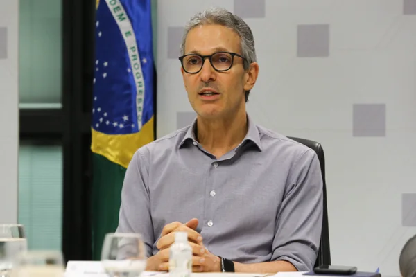 Reunião com Associação Mineira de Municípios e prefeitos mineiros
