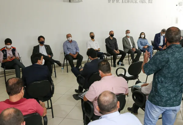 Reunião com prefeitos da microrregião de Governador Valadares