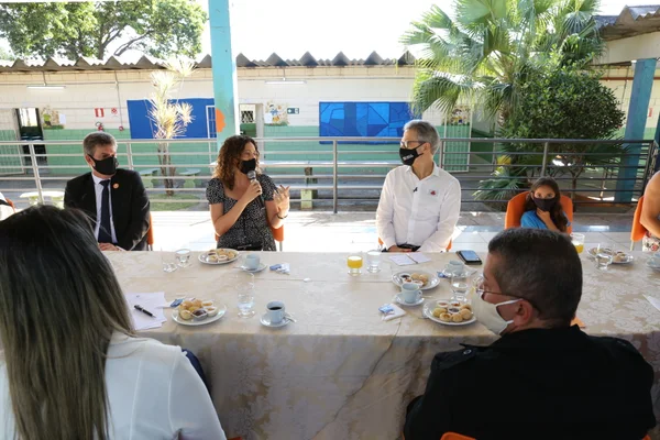 Encontro com educadores
