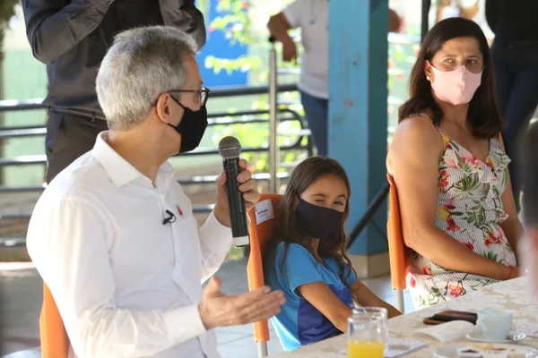 Encontro com educadores