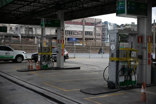 Operação Integrada Petróleo Real flagra postos de combustíveis com irregularidades em todo o estado